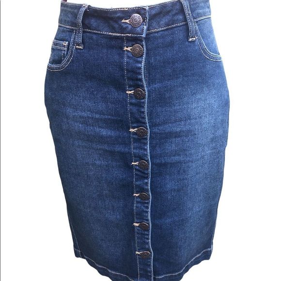 Cello Denim Skirt -Knee length Size Small - Picture 2 of 3
